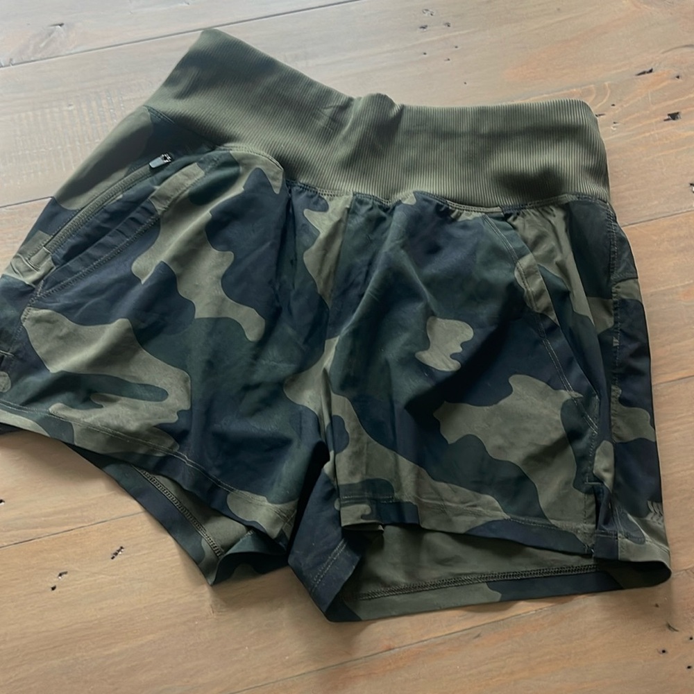 Women’s running camo shorts. Never worn